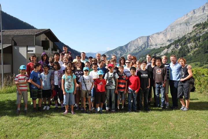 „Die Teilnehmenden und Leiter des Lagers 2011, das ebenfalls in Leukerbad stattfand.“