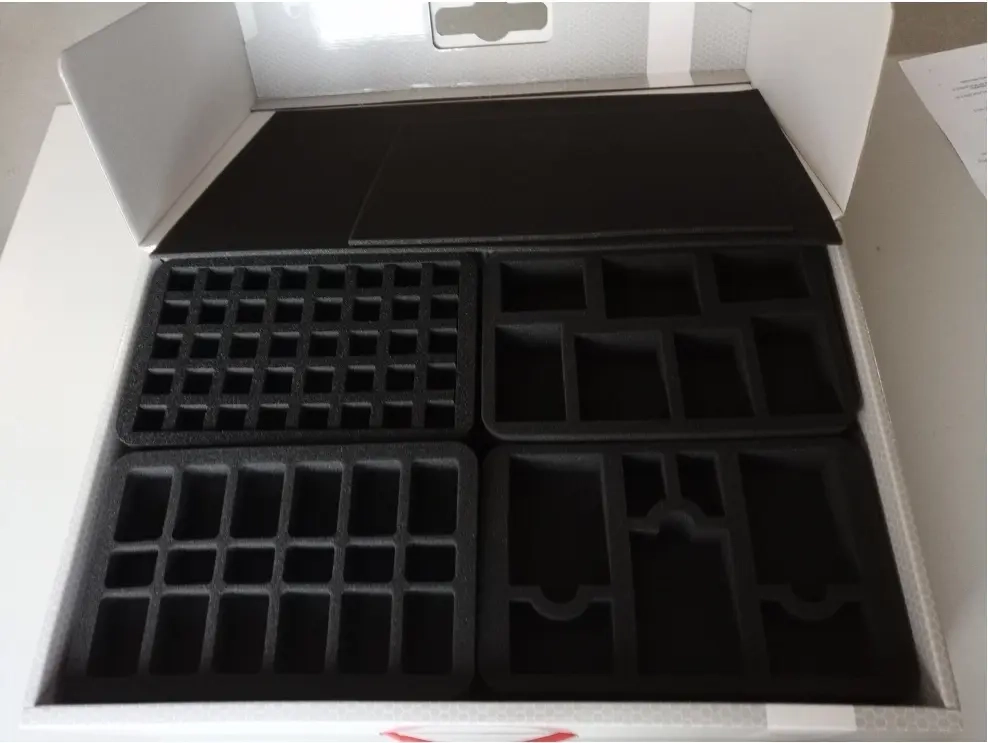 Feldherr Storage Box for HeroQuest: core game + 4 expansions (Defektes Produkt)