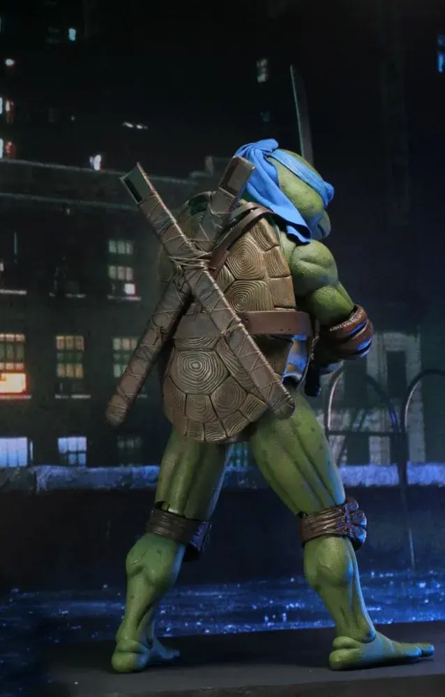 Teenage Mutant Ninja Turtles (1990 Movie) – 1/4th Scale Figure - Leonardo