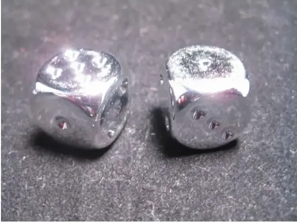 Silver-Plated Metallic 16mm d6 with pips Pair (2)