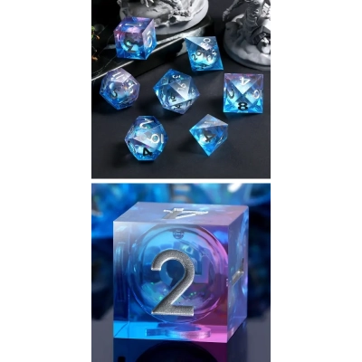 Liquid Core Dice Set (7) Ice Castle