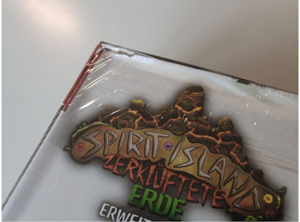 Spirit Island Erweiterung - Zerklüftete Erde (Defekte Verpackung)