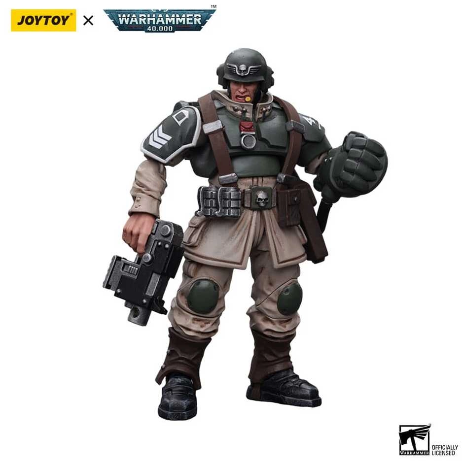 Warhammer 40k Actionfigur 1/18 Astra Militarum Cadian Command Squad Veteran Sergeant with Power Fist - 12cm