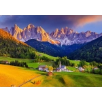 Entlegenes Dorf in den Dolomiten