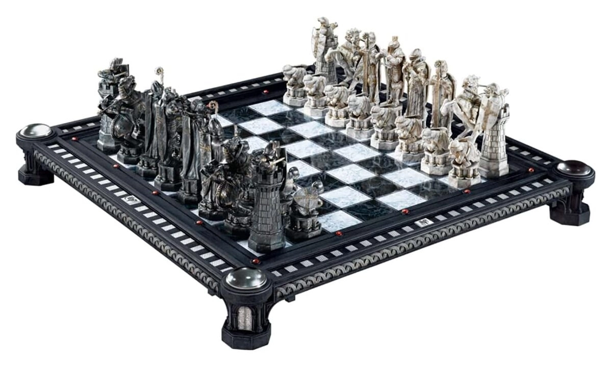 Harry Potter - The Final Challenge Chess Set