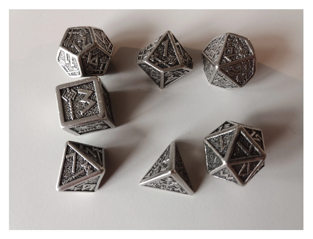 Metal Dwarven Dice Set (7) (Defekte Verpackung)