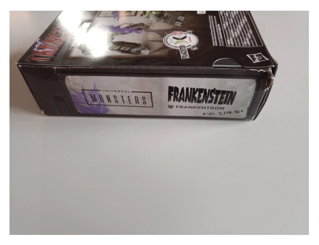 Transformers Collaborative Universal Monsters Frankenstein x Transformers Frankentron (Defekte Verpackung)