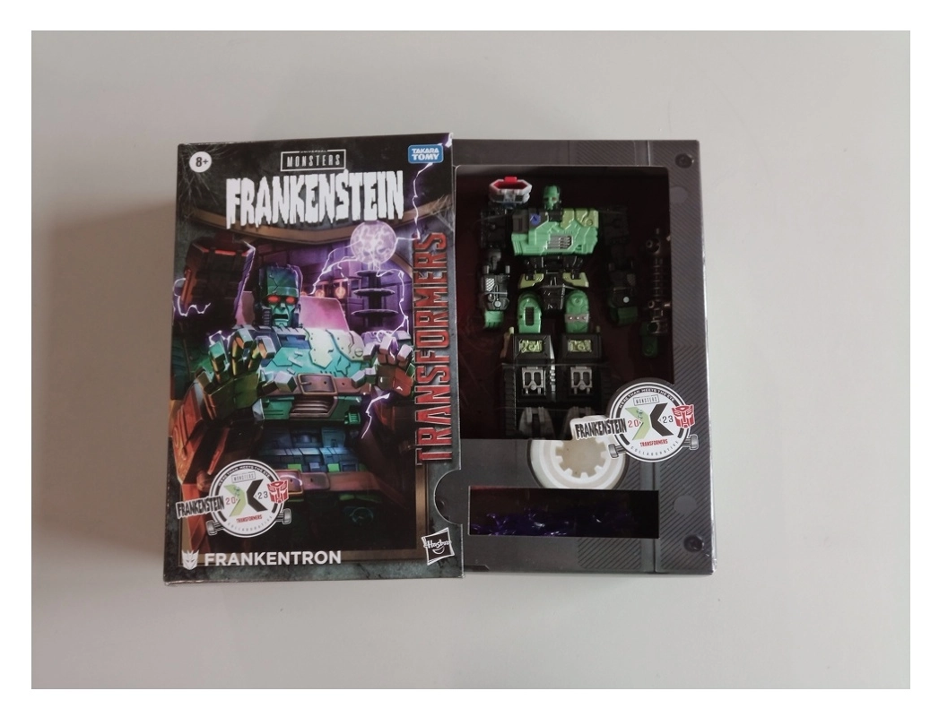 Transformers Collaborative Universal Monsters Frankenstein x Transformers Frankentron (Defekte Verpackung)